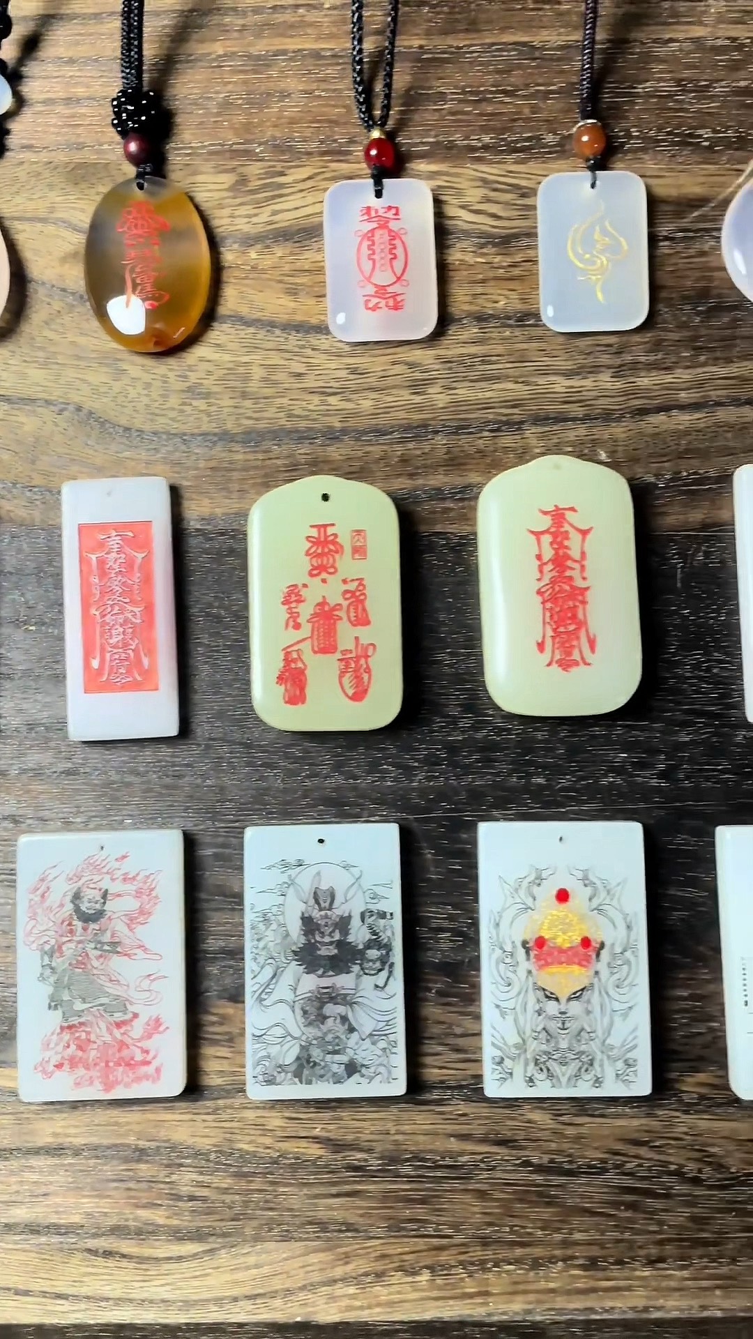 算命抽签的纸牌子图片 算命抽签的纸牌子图片