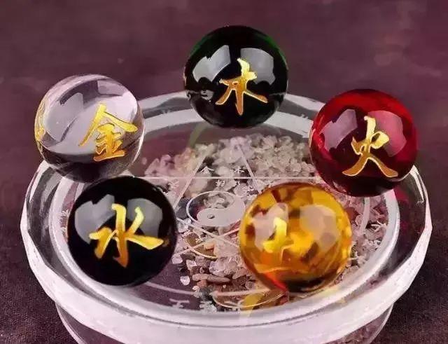 火命人家里应该挂什么画面的简单介绍