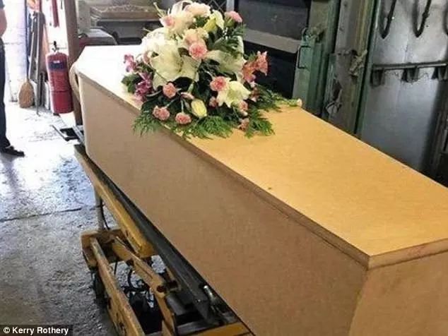 梦死人和棺材是什么意思(梦到死人和棺材是什么意思周公解梦)