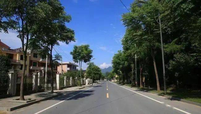 门前有横路好不好(门前有大路横路好不好)