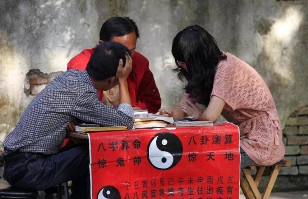 算命抽签图片(算命抽签图片素材)