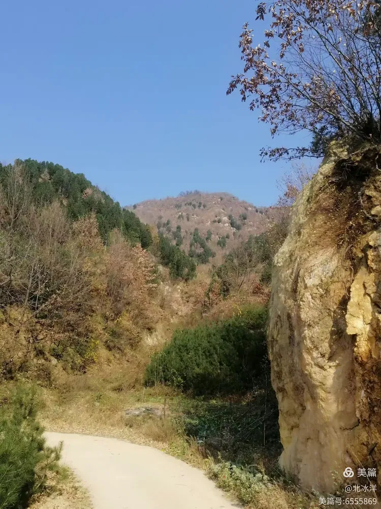 隔着一条马路算不算对门(隔着一条马路算不算对门,靠别人房前)