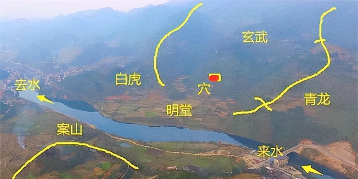 白虎是什么意思八字解释(白虎日是什么意思怎么化解)