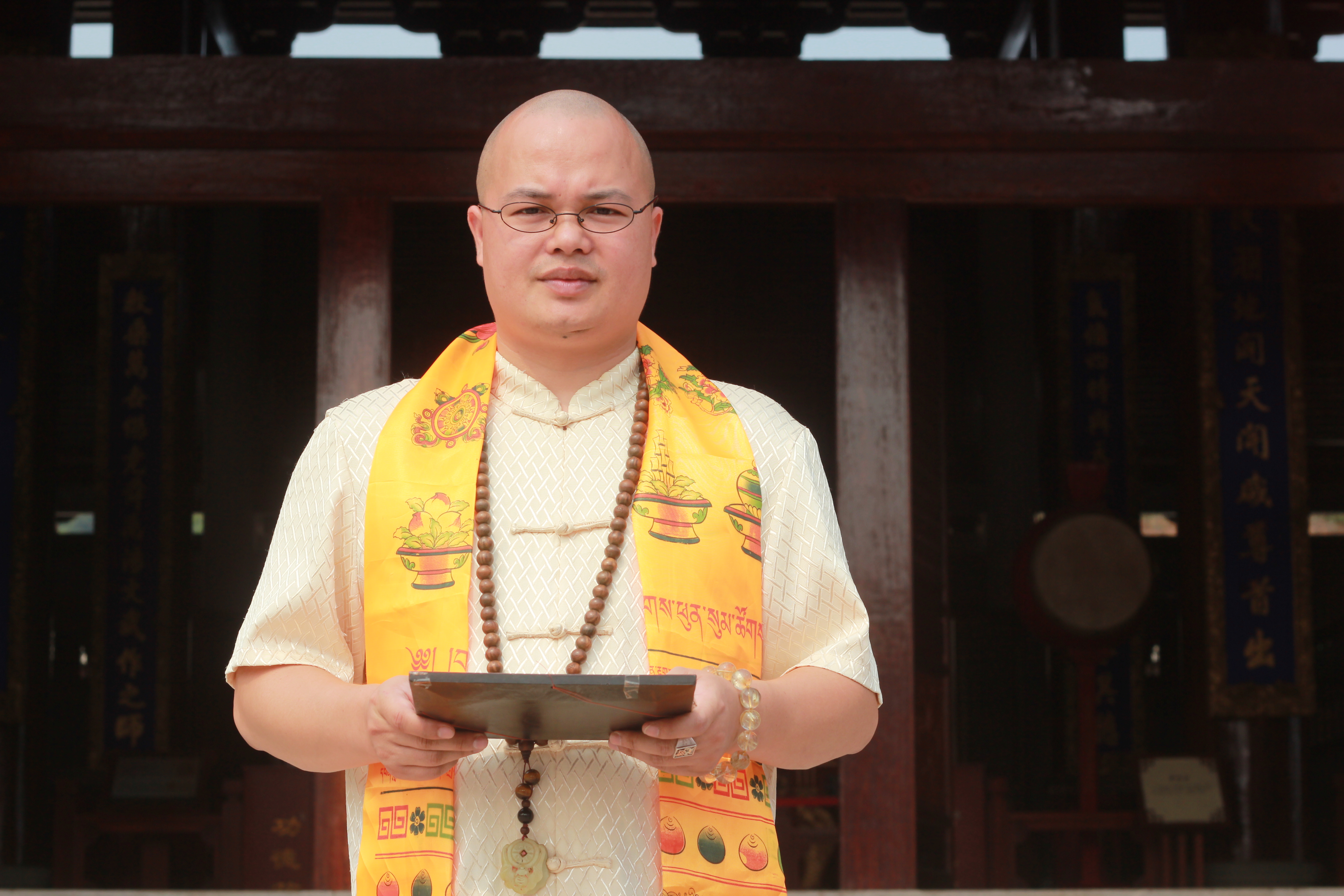 著名风水大师李易嵘(美国币圈华人女高管自杀)