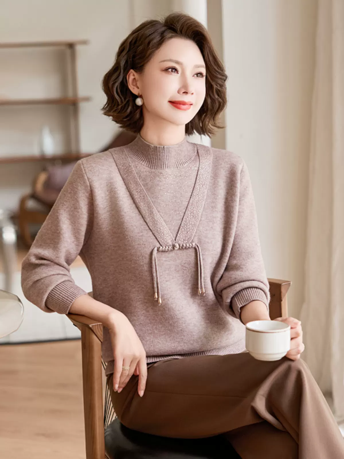女人穿啥颜色衣服财旺(女人穿什么颜色衣服最吉利)