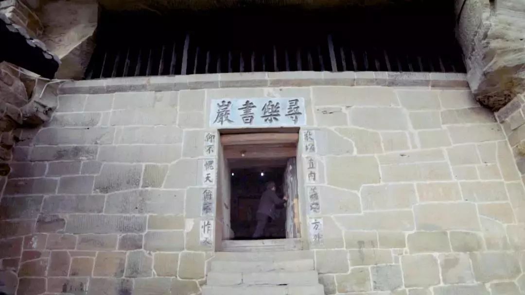 名师起名价位(2026起名界最牛大师前三名)