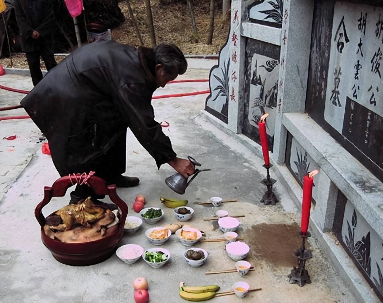 看坟需要些什么东西(新坟要带什么东西进去) 看坟需要些什么东西(新坟要带什么东西进去)